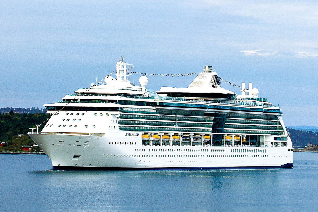 jewel exterior side port aerial day sailing 2880 x 1920